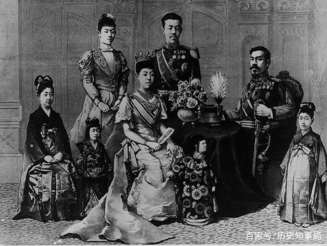 老照片:1860年明治维新下的日本罕见照片,最后一张为日本天皇