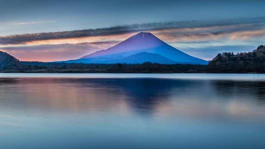 下载桌布 1600x900 美丽的日本自然风光,富士山,湖,云,黎明 桌面背景