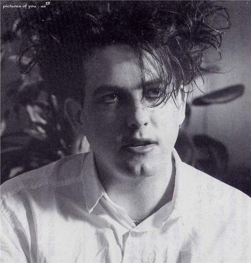 the cure主唱 robert smith