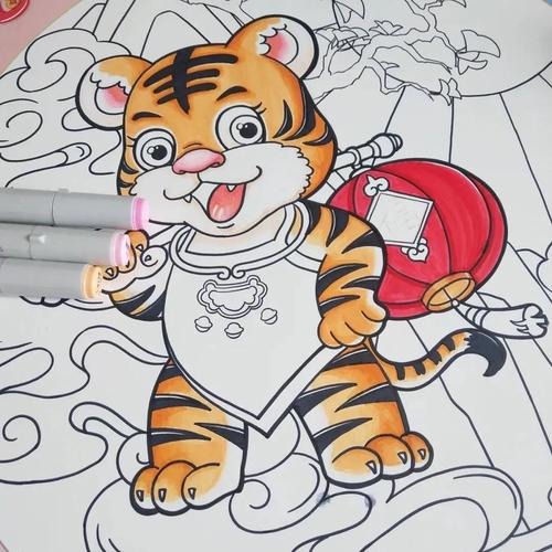 步骤5:继续用马克笔给老虎上色,注意身体中颜色深浅的变化.