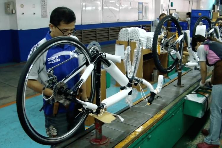 捷安特创始人,88岁的他凭借一辆自行车笑收180亿,全球最大自行车制造