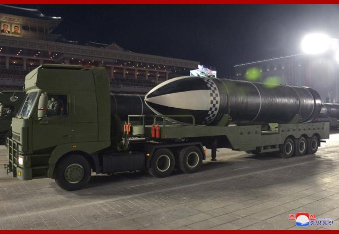 朝鲜3个月内两度阅兵北极星5导弹首次亮相