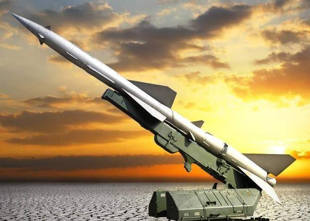 长钉微型导弹号称科幻子弹如黄瓜般大小射程达2000米