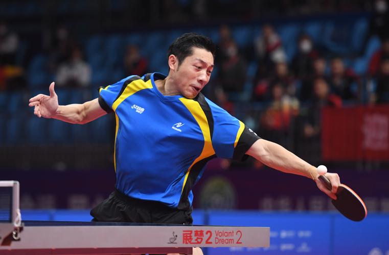 上海选手许昕拿下全运会乒乓混双金牌.