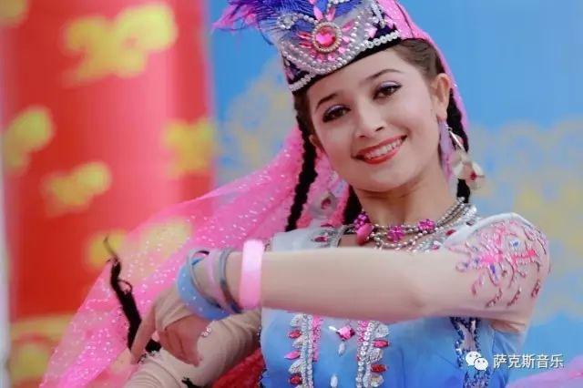 达坂城的姑娘新疆民歌深情优美萨克斯音乐
