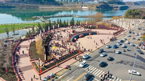 四川南充春节旅游市场人气爆棚