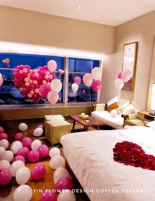 酒店房间布置生日气球布置场景南宁新百合派对策划