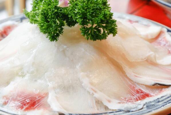 "餐桌美味"凌波鱼是海鱼还是河鱼?价格多少钱一斤?它和清江鱼哪个好?
