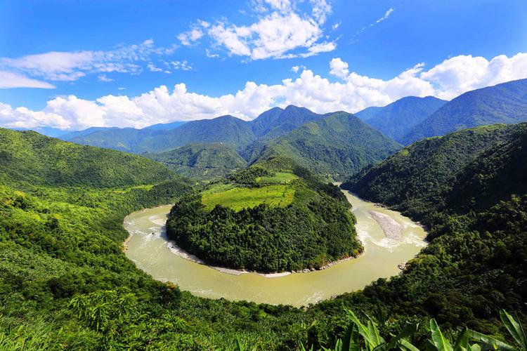 雅鲁藏布江大拐弯(yarlung zangbo river),狭义上指其最大拐弯即扎曲
