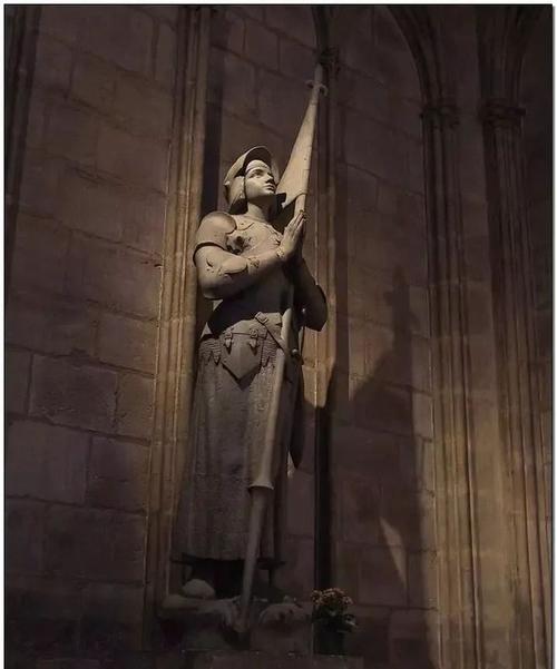 巴黎圣母院|雕塑|哥特式建筑|路易十四_网易订阅