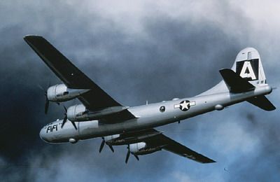 第二次世界大战中最重要的轰炸机波音 b-17,在战前差点因为昂贵和陆军