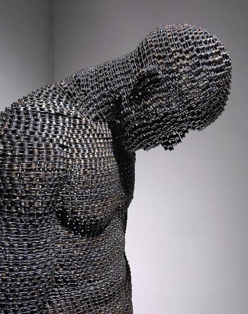 韩国艺术家yeong-deok seo把自行车链条,工业钢件严密的焊接,组成这些