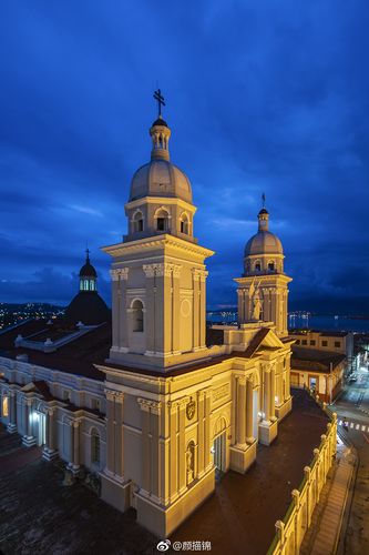 塞斯佩蒂斯广场是圣地亚哥的中心|圣地亚哥|立柱|古巴_新浪新闻