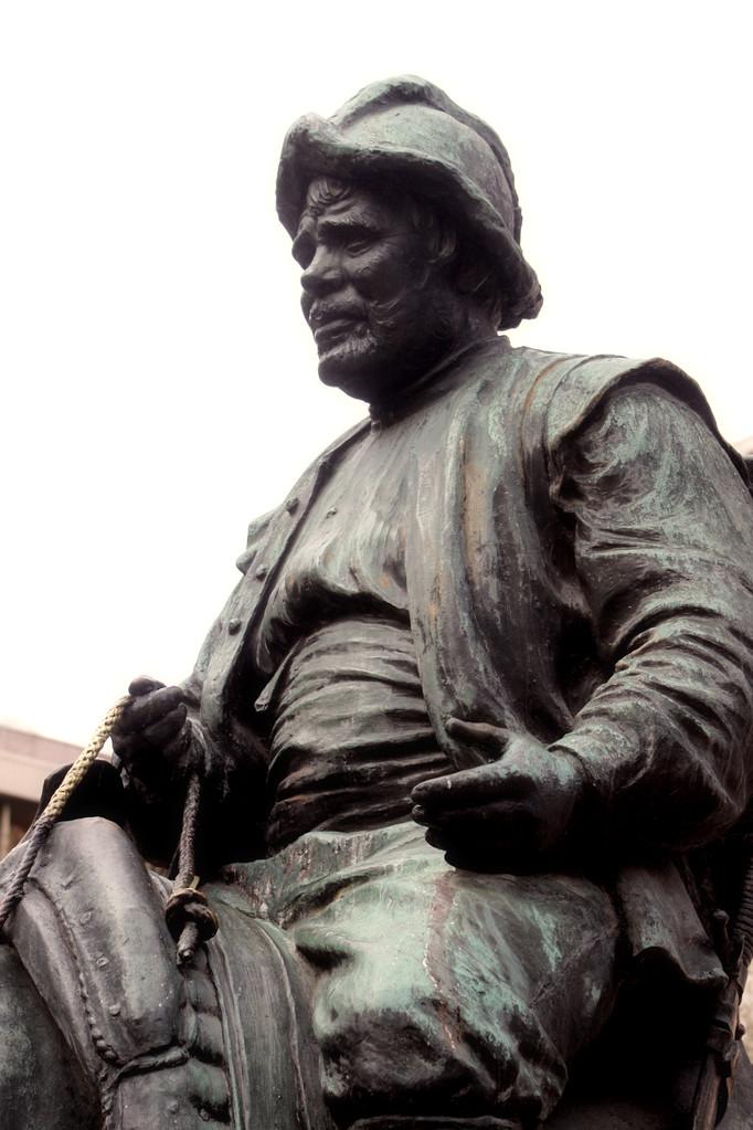 桑丘潘萨,塞万提斯纪念碑的细节代表桑丘潘萨,乡绅的唐吉诃德在马德里