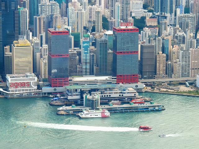 在香港回归25周年之际,笔者给各位介绍维港两岸的地标建筑.