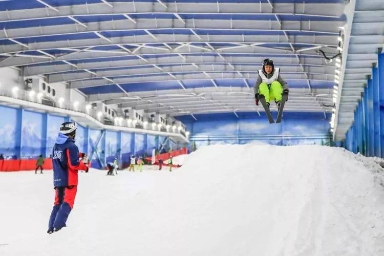 魔法学院顺义乔波滑雪私教课新增自由式滑雪入门课程冬奥滑雪热情一直