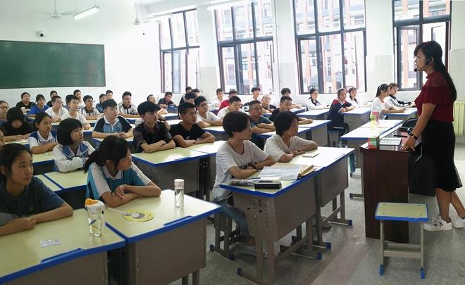 柳林中学青年教师比教学