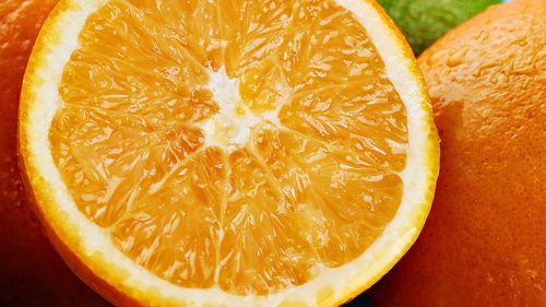 甜美可口的橙子高清桌面壁纸
