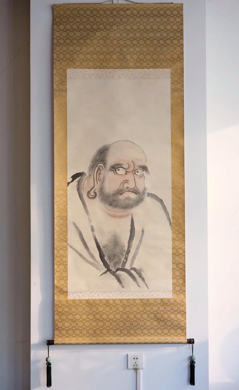 日本回流手绘达摩祖画像.超大尺寸 绢本绫裱 红木轴头 装裱考 - 抖音