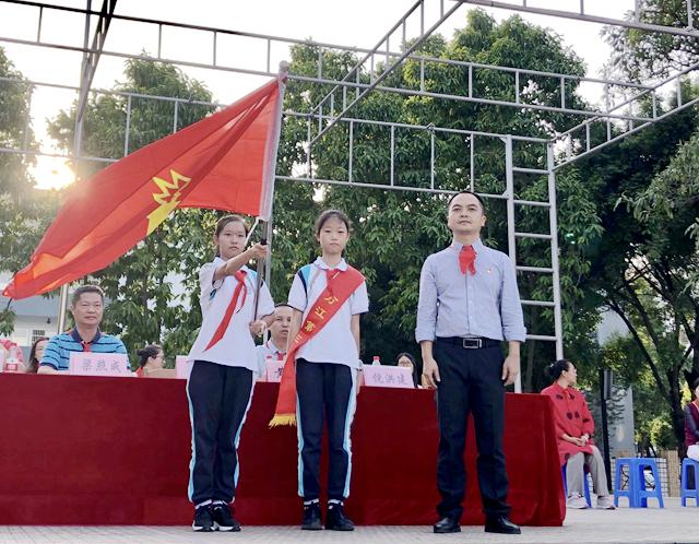 "听党的话,做好少年"——万江三中举行初一年级少先队建队活动-东莞市
