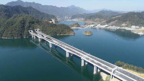 11月18日,千黄高速淳安段工程交工验收会议在千岛湖镇召开,由浙江省
