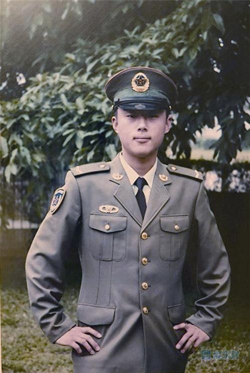"九七式"军装:向世界展示中国军人形象牛国锋,1990年3月,同东营籍的数