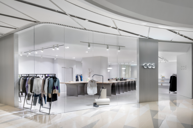 视点|柔和优雅且智能 cos上海新店将提供数码购物体验