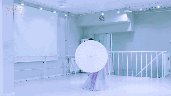 【逍遥舞境】古典舞《棠梨煎雪》练习室版:纸伞炫技的诀窍 原来在这里