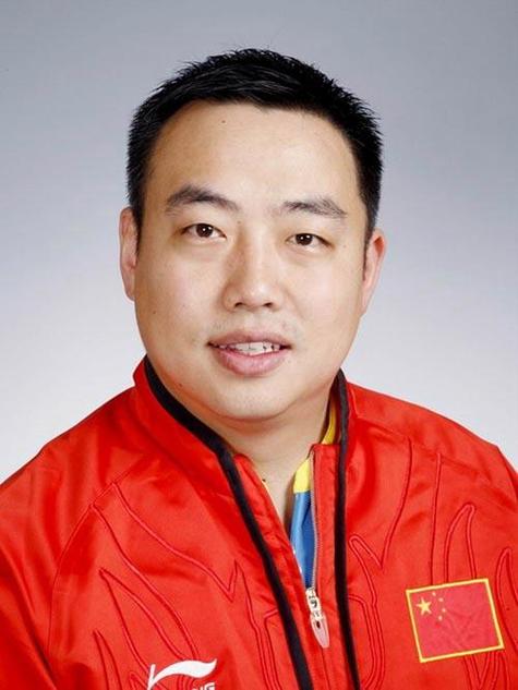 刘国梁,中国乒乓球界的传奇人物,他是中国乒乓球队历史上最年轻的主