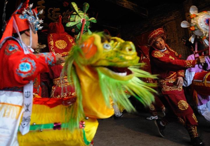 马灯舞俗称打马灯(打纸马),又叫马灯戏,是一个具有历史悠久的传统民间