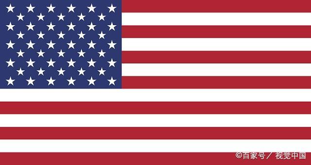 现今的美利坚合众国的国旗旗面由13道红白相间的宽条构成,左上角还有