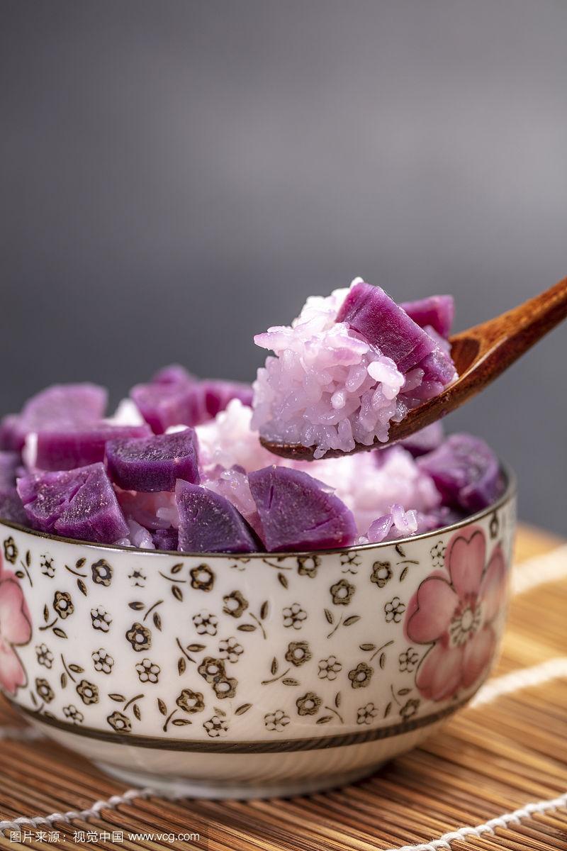 一碗蒸紫薯米饭