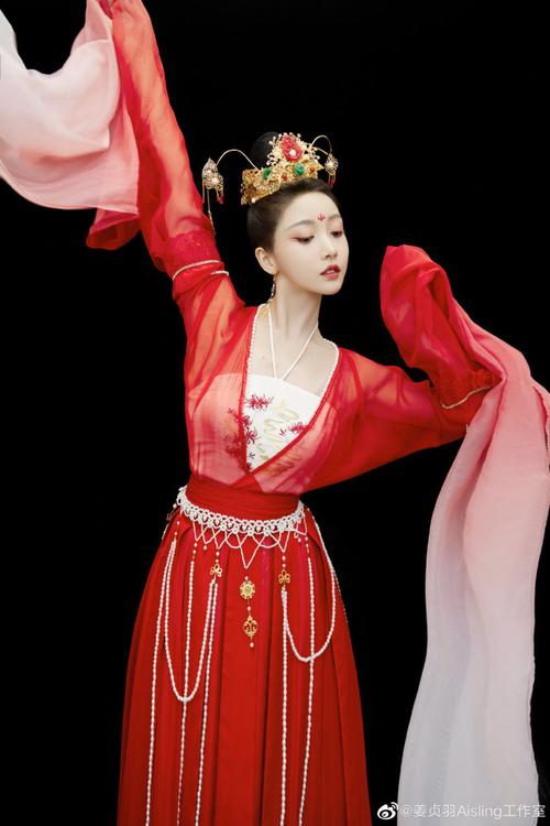 姜贞羽红衣水袖造型