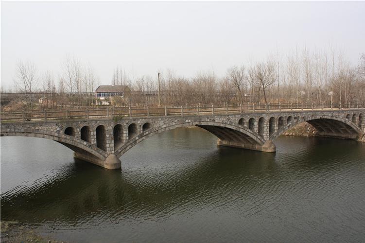  p>新城人民桥位于扬州市仪征市新城镇金桥村姜庄组. /p>