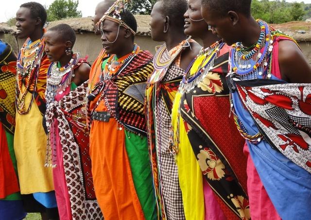 一个非洲土族的服饰却惊艳了世界时装界