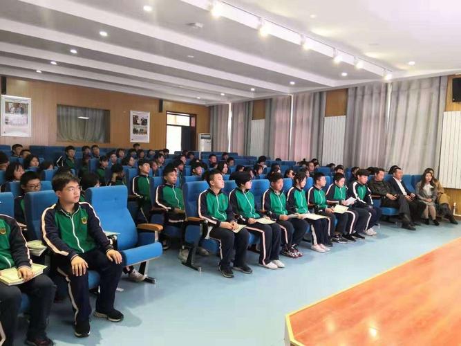 唐山东方国际学校高中第一次月考表彰大会