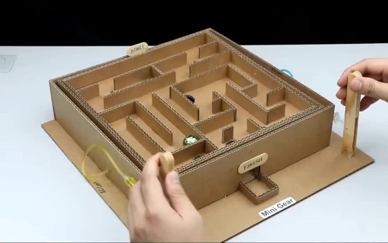 用纸板制作一个弹珠迷宫桌游,用水遥控,很稳!