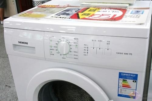 洗衣机 商品导购 > 文章详情   外观上,西门子轻朗滚筒wm175采用了