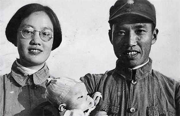 刘志兰左权将军牺牲后她带女儿改嫁秘书女儿后来如何