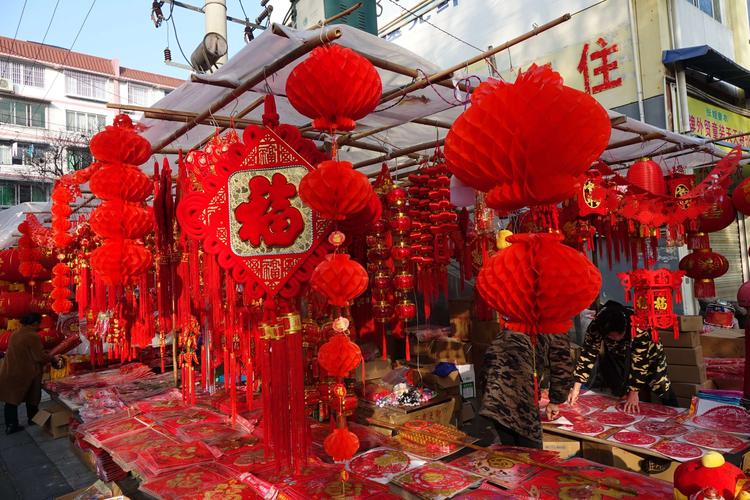 红红火火过大年了,春节中国人的新年!祝大家永远快乐平安健康!
