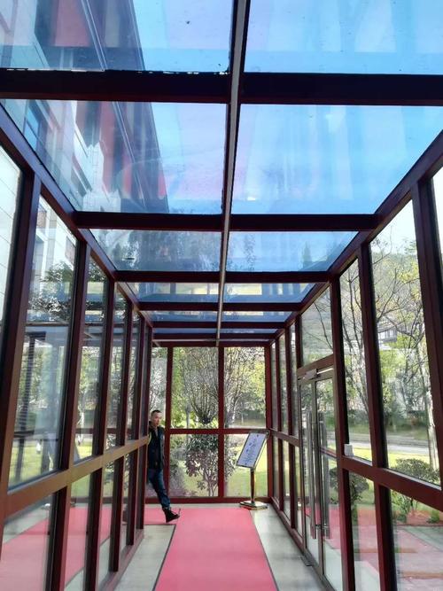 贵州办公室磨砂膜建筑膜隔热膜窗户防晒膜包施工