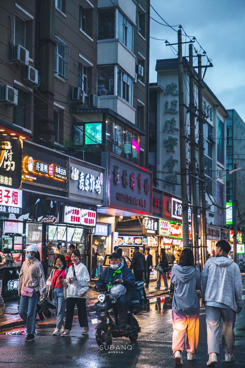 吉林长春:"中国四大园林城市"之一,藏着一条堪称最火的美食街