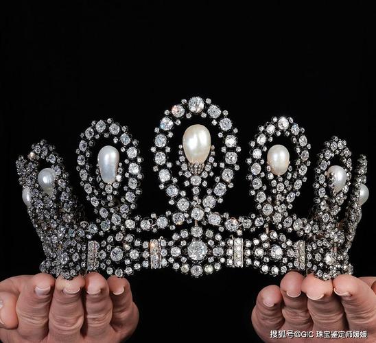 苏富比将拍卖西班牙王后的王冠,历经百年历史,落槌价格值得期待_珍珠