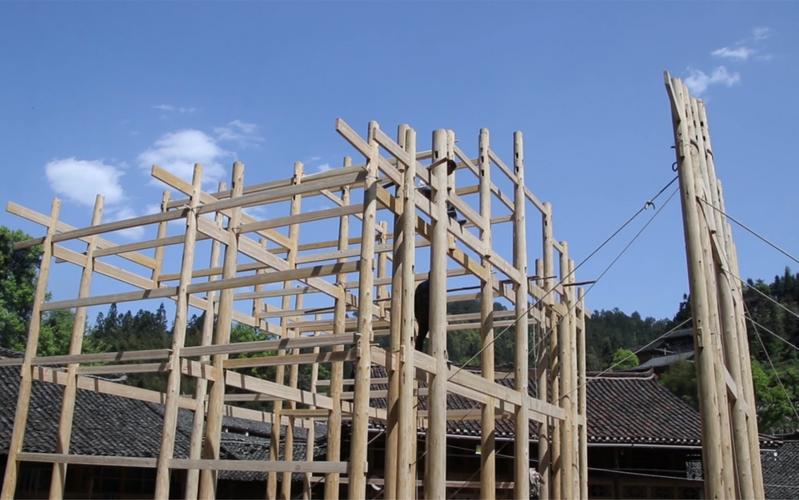 在山里,如何建造穿斗式木构建筑?