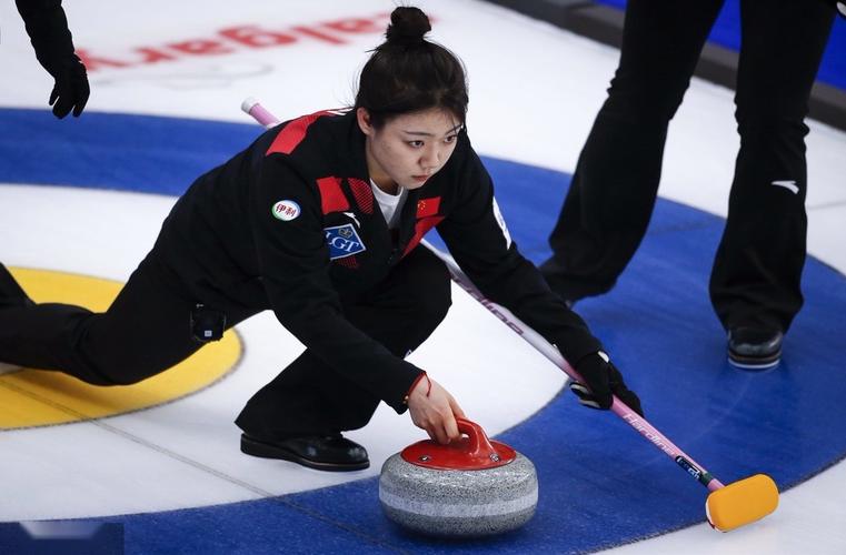 北京冬奥会中国女子冰壶队名单正式公布00后队长韩雨领衔
