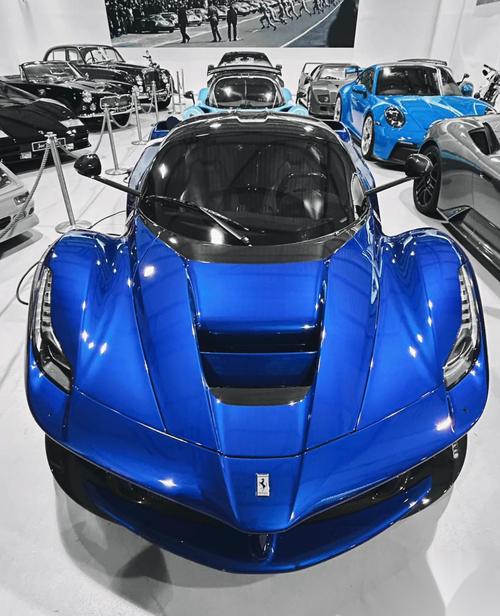 全世界仅此一辆的蓝色拉法,这是辆选配了blu elettrico车漆的拉法