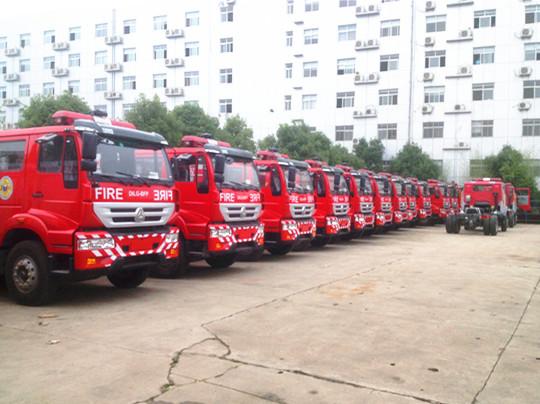 出口菲律宾482台水罐泡沫消防车