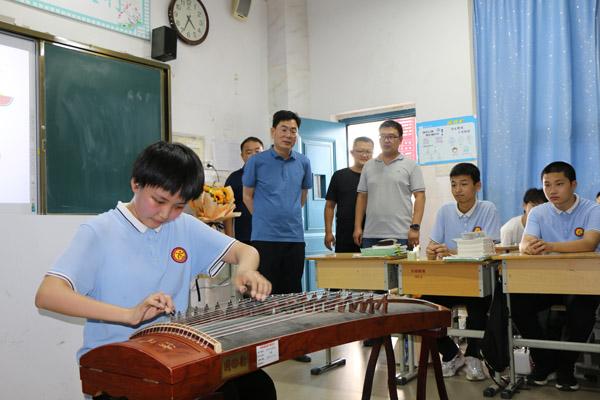 郑州市第七十五中学举行九年级学生毕业典礼活动