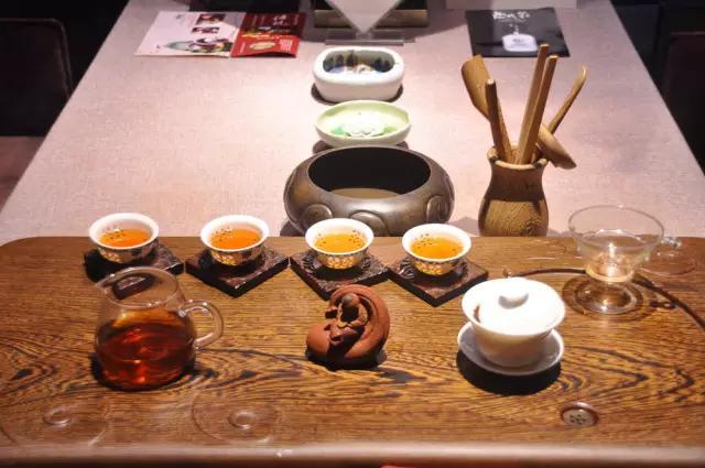 广州人的饮茶茶礼