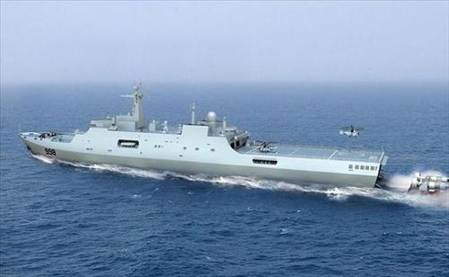 中国海军两栖攻击舰将会与071船坞登陆舰配合作战 中国两栖攻击舰建造